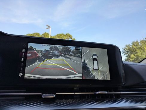 Used 2024 Kia Carnival SX Prestige image 24