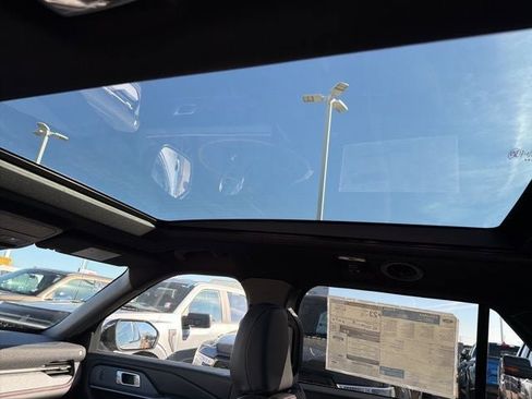 New 2026 Ford Explorer ST-Line w/ ST-Line Street Pack image 21