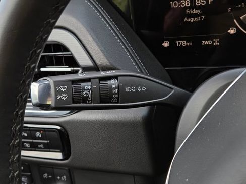 Used 2025 GMC Yukon Denali AWD/4WD image 24
