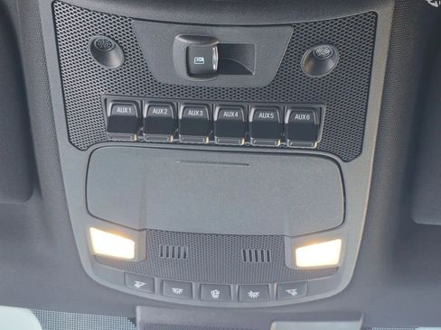 Used 2022 Ford F250 Lariat w/ Black Appearance Package AWD/4WD image 26