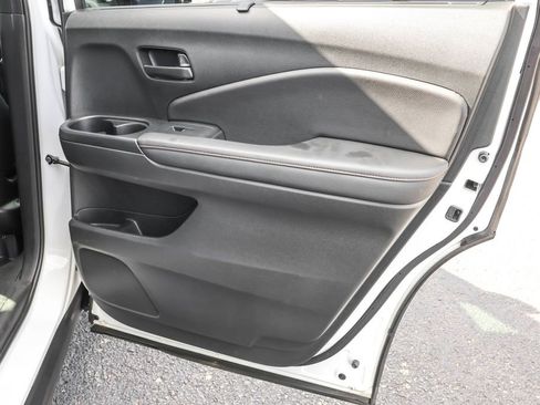 Used 2022 Honda Pilot TrailSport image 32