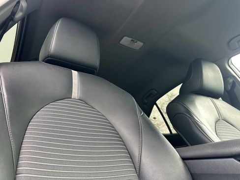 Used 2024 Toyota Camry SE image 19