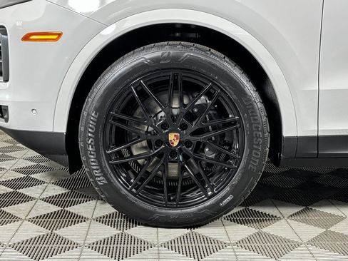 New 2026 Porsche Cayenne image 38