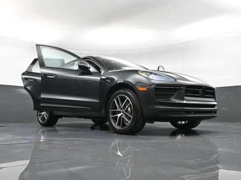New 2026 Porsche Macan AWD/4WD image 37
