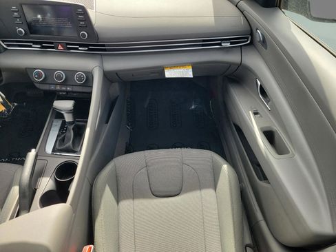 New 2026 Hyundai Elantra SE image 21