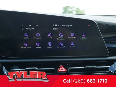 Used 2025 Kia Niro SX image 56