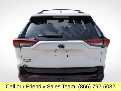 Used 2023 Toyota RAV4 SE w/ Weather & Moonroof Package image 5