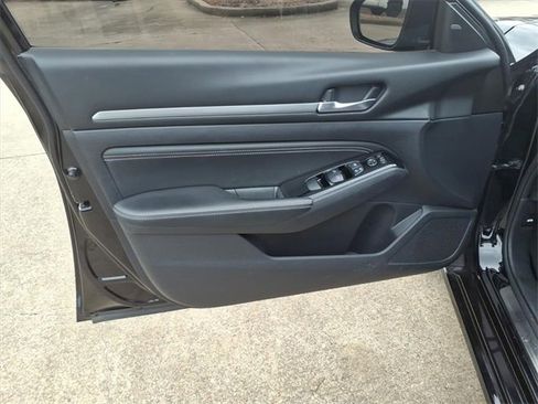 Used 2020 Nissan Altima 2.5 SV image 21