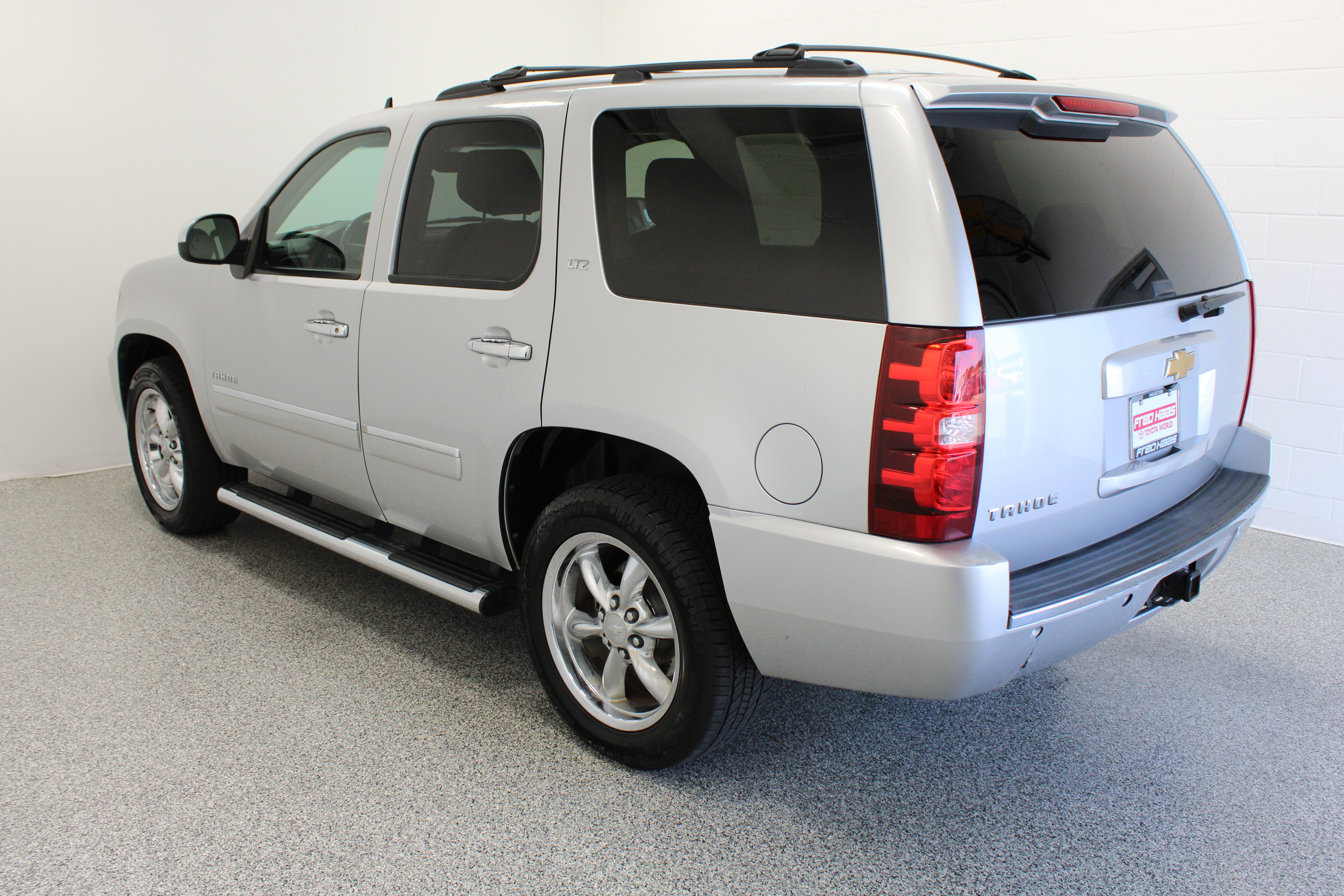 Used 2013 Chevrolet Tahoe LTZ RWD image 9