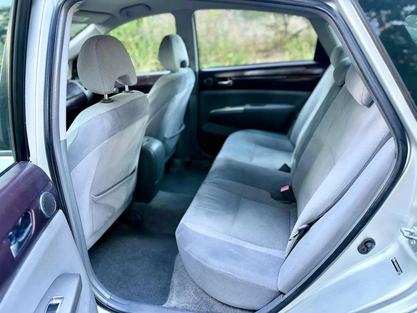 Used 2005 Toyota Prius w/ Pkg 6 FWD image 10