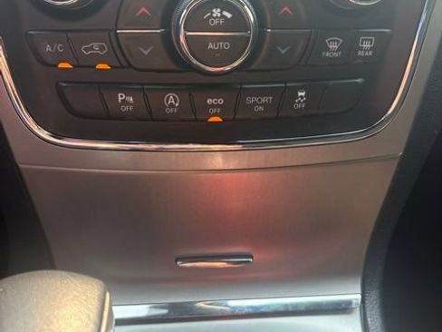 Used 2019 Jeep Grand Cherokee Laredo w/ Security & Convenience Group AWD/4WD image 8