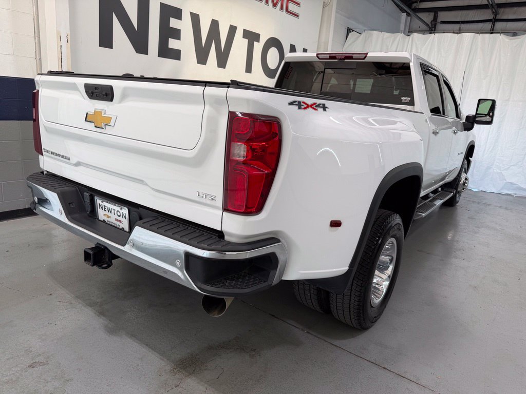 Used 2024 Chevrolet Silverado 3500 LTZ w/ LTZ Plus Package AWD/4WD image 37