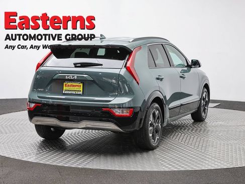 Used 2023 Kia Niro Wind w/ Wind Preserve Package FWD image 5