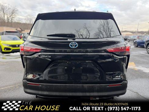 Used 2021 Toyota Sienna XLE image 13