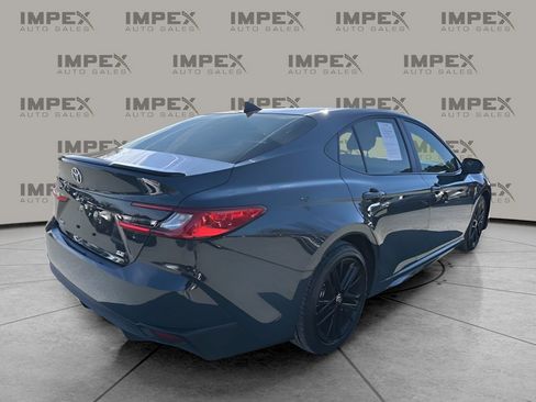 Used 2026 Toyota Camry SE image 5