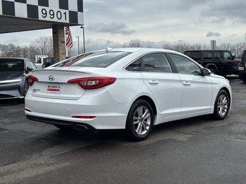 Used 2015 Hyundai Sonata SE image 11