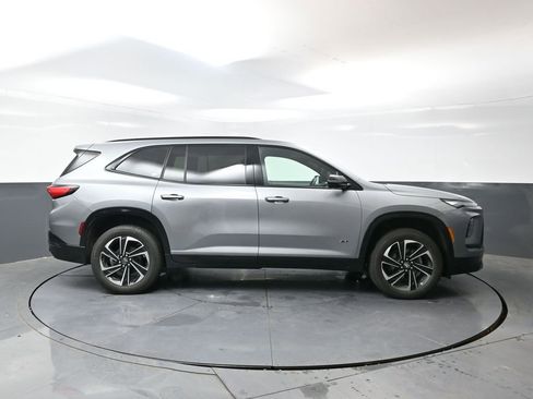 Used 2025 Buick Enclave Sport Touring AWD/4WD image 4