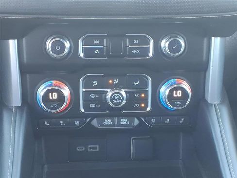 Used 2021 GMC Yukon SLT w/ SLT Luxury Plus Package image 26