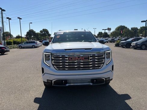 Used 2024 GMC Sierra 1500 Denali w/ Technology Package AWD/4WD image 2