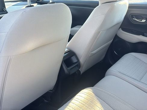 Used 2025 Honda HR-V LX image 32
