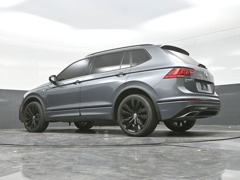 Used 2021 Volkswagen Tiguan SE R-Line image 37
