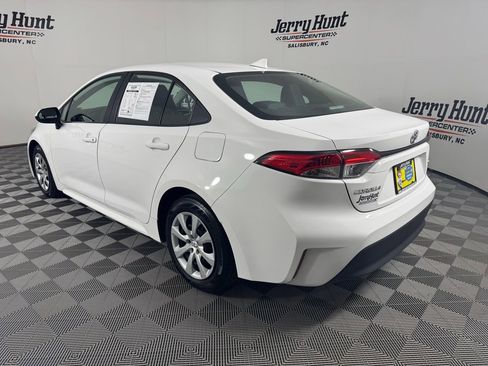 Used 2024 Toyota Corolla LE FWD image 8