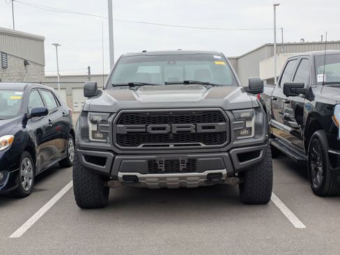 Used 2018 Ford F150 Raptor w/ Equipment Group 802A Luxury image 3