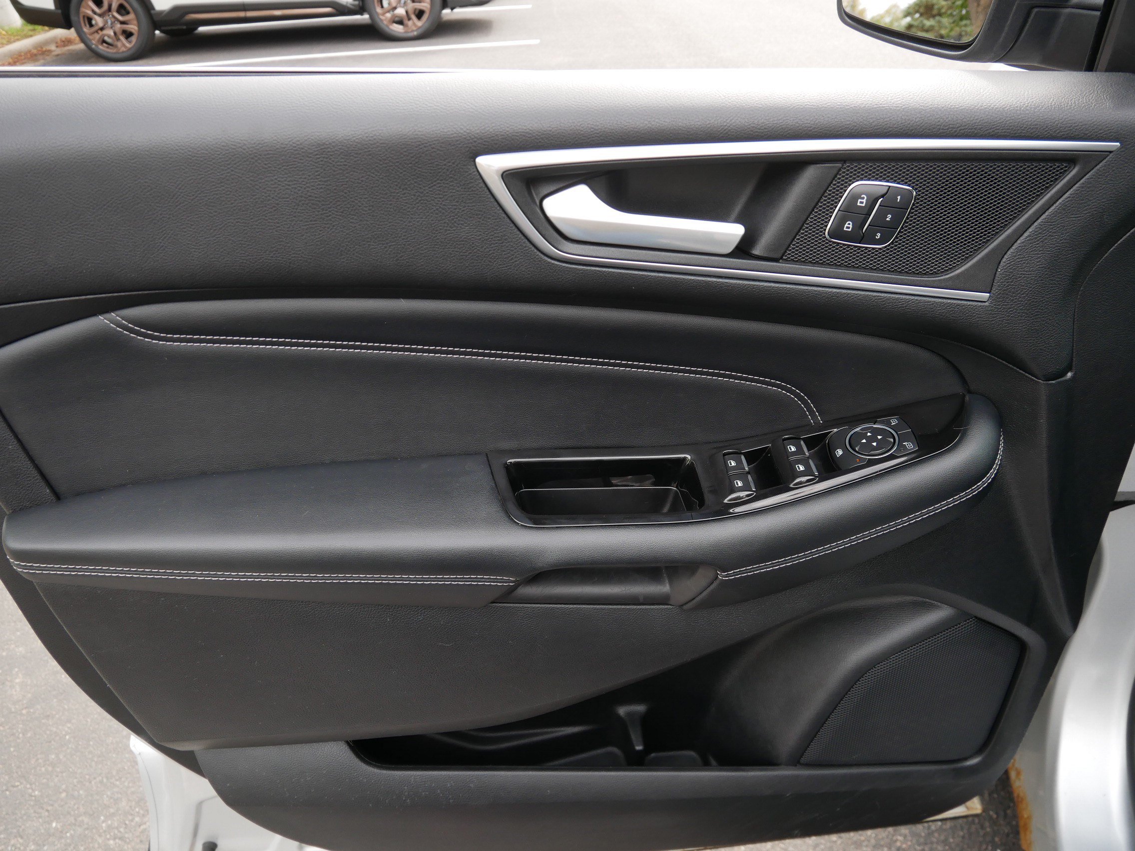 Used 2016 Ford Edge Titanium AWD/4WD image 19