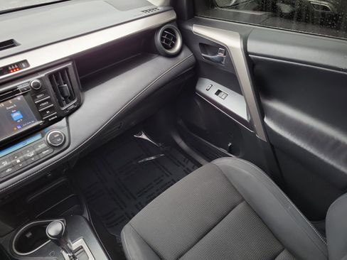 Used 2017 Toyota RAV4 XLE w/ Carpet Mat Package image 17