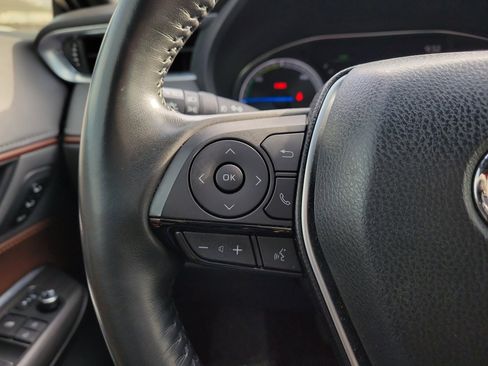 Used 2022 Toyota Venza Limited image 22