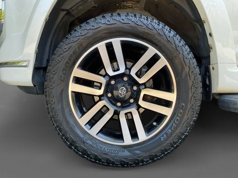 Used 2016 Toyota 4Runner Limited AWD/4WD image 15