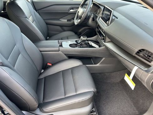 New 2026 Nissan Rogue SV image 9