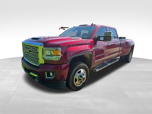 Used 2018 GMC Sierra 3500 Denali w/ Duramax Plus Package AWD/4WD image 4