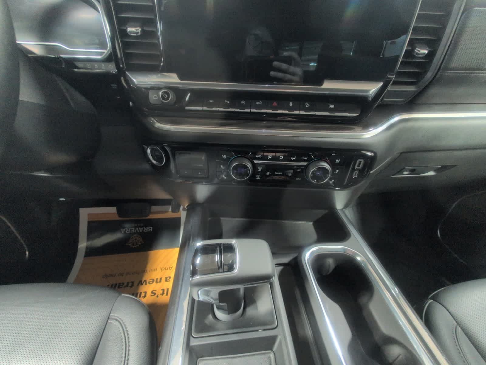 Used 2025 Chevrolet Silverado 1500 LTZ AWD/4WD image 11