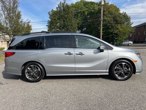 Used 2023 Honda Odyssey Elite image 6