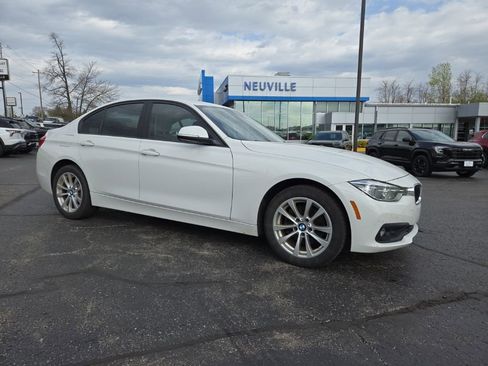 Used 2018 BMW 320i xDrive Sedan AWD/4WD image 1