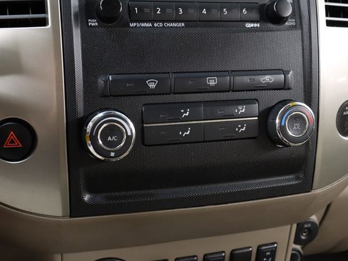 Used 2011 Nissan Frontier SL image 14