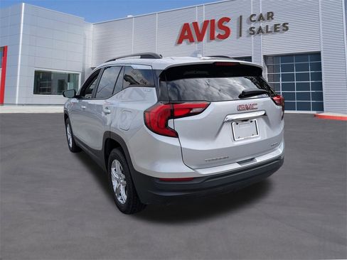 Used 2021 GMC Terrain SLE w/ Driver Convenience Package image 9