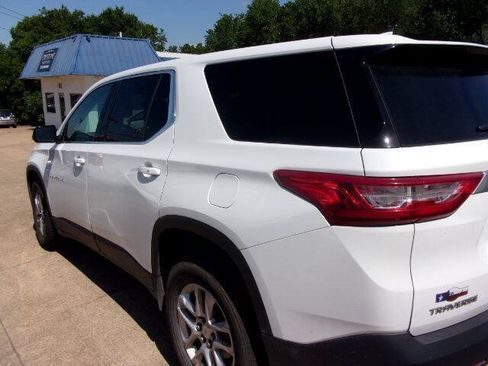 Used 2019 Chevrolet Traverse LS w/ LPO, Floor Liner Package FWD image 2