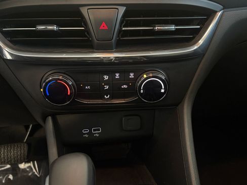Used 2025 Buick Encore GX Preferred FWD image 23