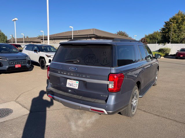 Used 2022 Ford Expedition Max XLT AWD/4WD image 3