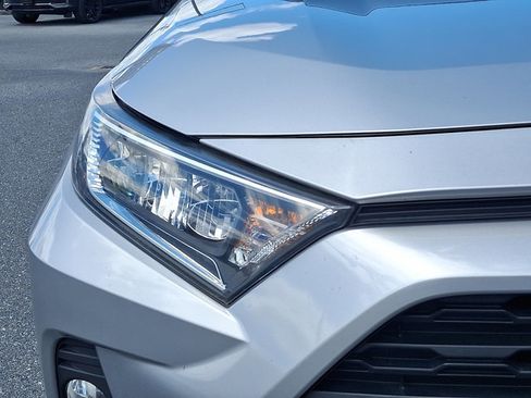 Used 2021 Toyota RAV4 XLE AWD/4WD image 9
