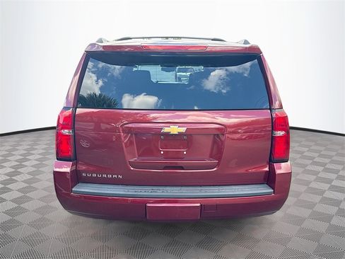 Used 2020 Chevrolet Suburban LT image 7