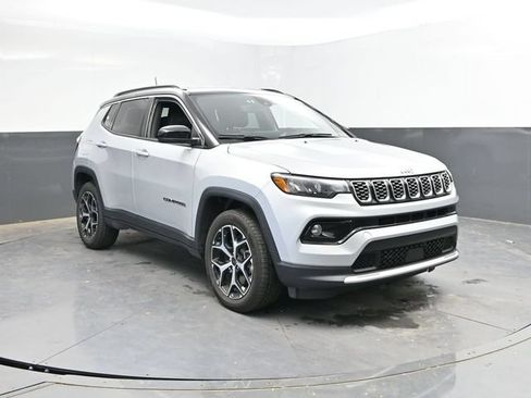 Used 2025 Jeep Compass Limited AWD/4WD image 6