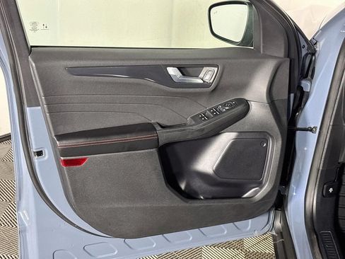 Used 2023 Ford Escape ST-Line FWD image 10