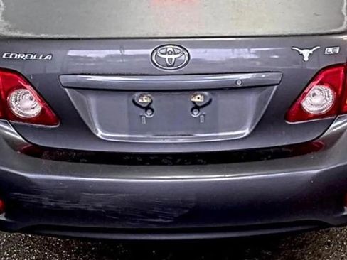 Used 2010 Toyota Corolla LE image 6