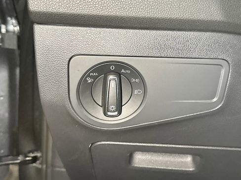 Used 2023 Volkswagen Tiguan SEL R-Line image 25