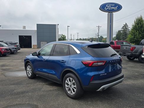 Used 2023 Ford Escape Active AWD/4WD image 3