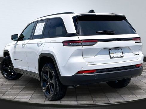 Used 2024 Jeep Grand Cherokee Limited w/ Black Appearance Package RWD image 13