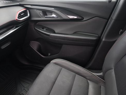 Used 2022 Chevrolet TrailBlazer RS FWD image 11